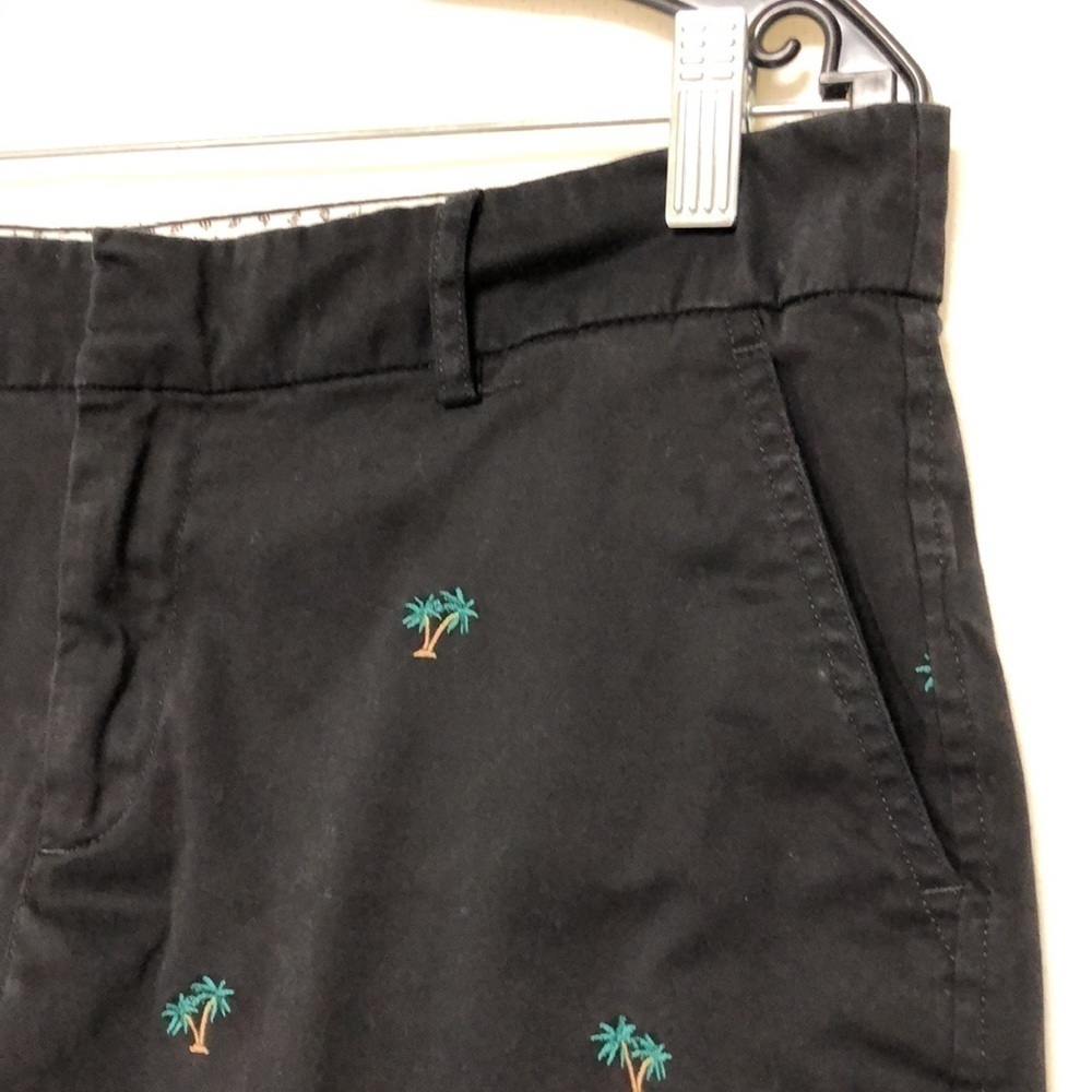 Jones New York Embroidered Palm Tree Shorts - Picture 2 of 10